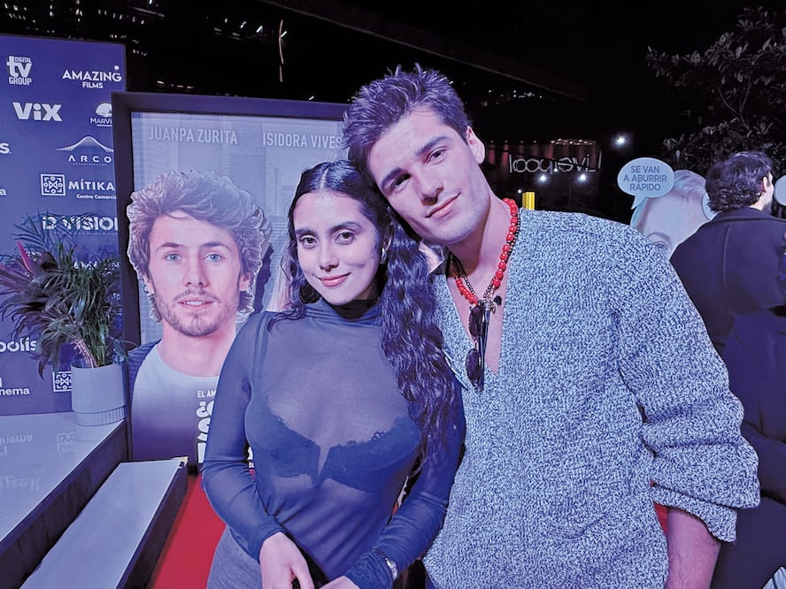 Renata Vaca y Juan Pablo Fuentes protagonizan la serie, primer drama de época producido por Netflix. Foto: César Olivares / EL UNIVERSAL