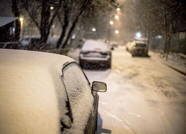 Maneras de deshacerte del hielo del parabrisas del auto