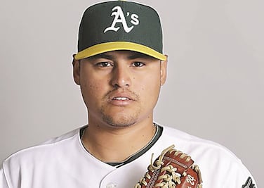 Arnold León va a Blue Jays
