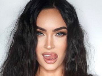Megan Fox estrena look con cabello azul pastel