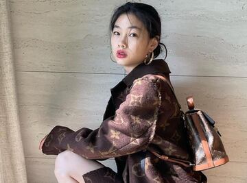 Protagonista de “El juego del Calamar” se luce en vestido Louis Vuitton