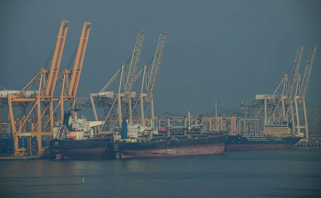 El petróleo se desploma más de 5 % tras ataque simbólico de Irán contra EU que calma temores de escalada. Foto: AFP