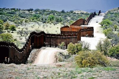 “La cerca sólo sirve para el lucimiento político”