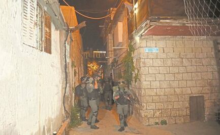 Chocan policía de Israel y palestinos