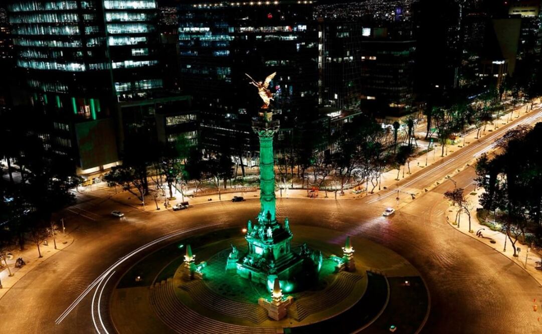 Mexico celebrates Saint Patrick's Day by lighting up its monuments - Photo: Taken from Ireland's Embassy in Mexico Twitter account