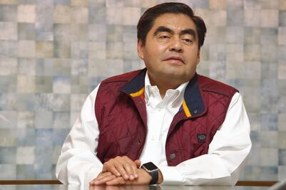 INE ratifica registro de Barbosa como candidato a gobernador de Puebla