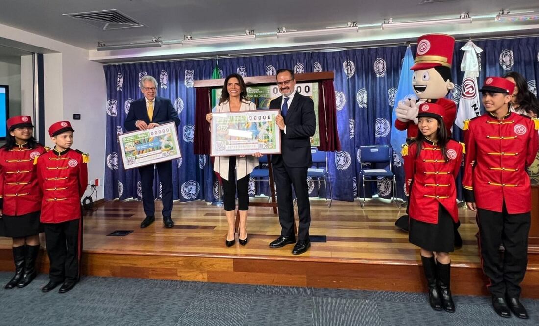 Develan billete de la Lotería Nacional dedicado al 80 aniversario de la ONU (16/10/2025). Foto: Especial