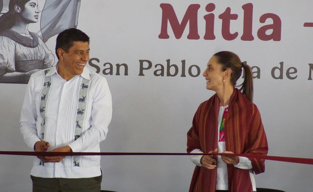 Claudia Sheinbaum inaugura carretera Mitla-Tehuantepec junto a Salomón Jara. Foto: Omar Contreras/EL UNIVERSAL