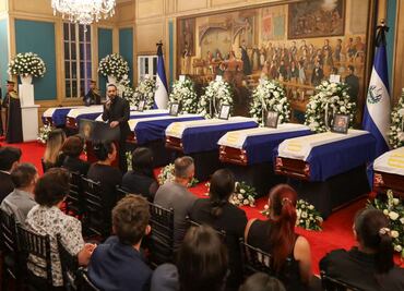 Tragedia en El Salvador: Despiden con honores de alto oficial de la policía que falleció en accidente aéreo