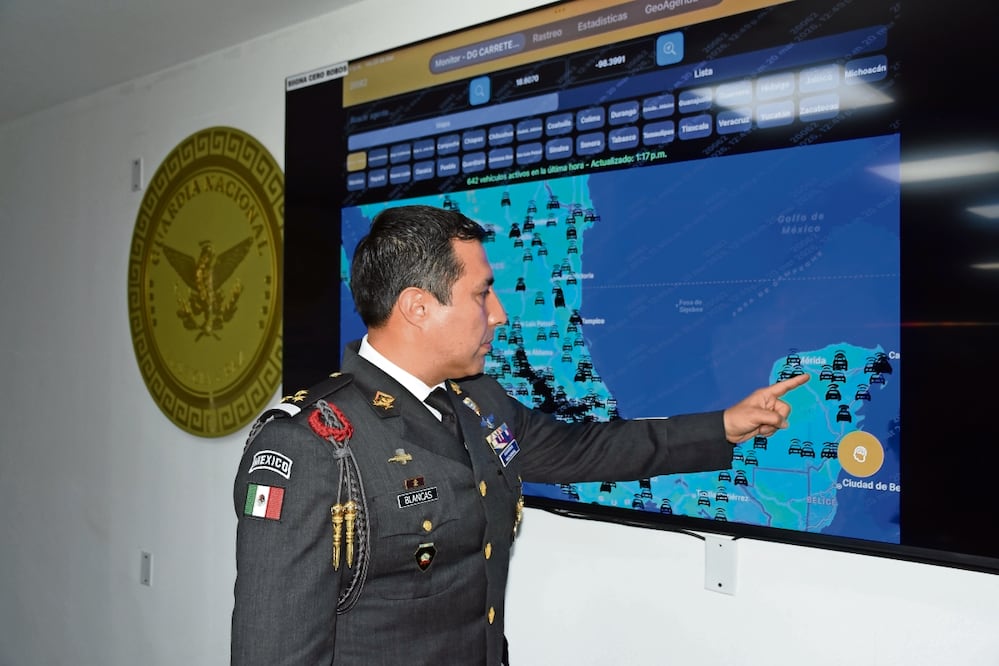 El coronel Rodolfo Blancas en las instalaciones del Centro de Mando y Control Balam, en la base de la Guardia Nacional en la alcaldía Iztapalapa. Foto: Especial