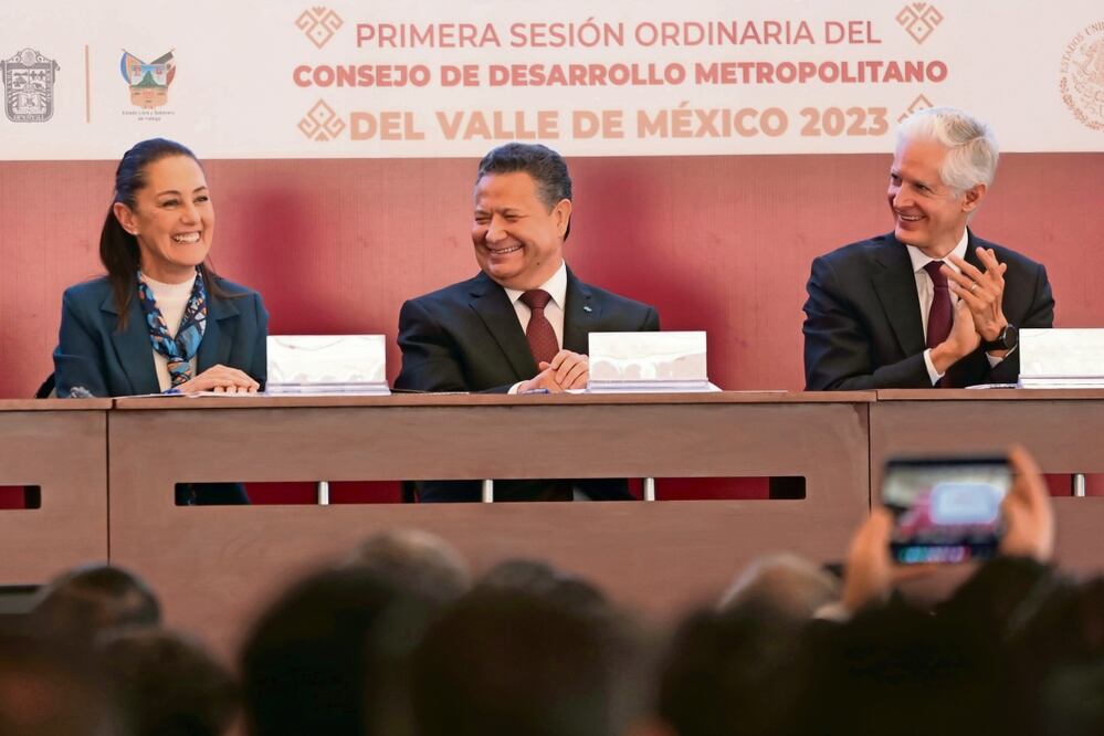 Claudia Sheinbaum, jefa de Gobierno de la Ciudad de México, y los mandatarios Julio Menchaca, de Hidalgo, y Alfredo del Mazo, del Estado de México, celebraron la Primera Sesión Ordinaria del Consejo de Desarrollo Metropolitano.