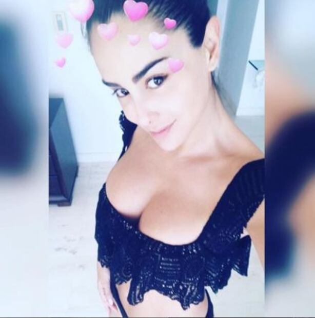 Ninel Conde presume curvas en bikini