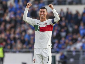 Cristiano Ronaldo celebra 200 partidos con selección dándole el triunfo a Portugal sobre la hora
