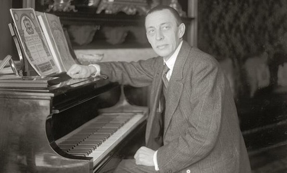 Serguéi Rajmáninov fue un pianista, compositor y director de orquesta ruso que alcanzó su apogeo durante los últimos años del siglo XX.
Foto: Especial