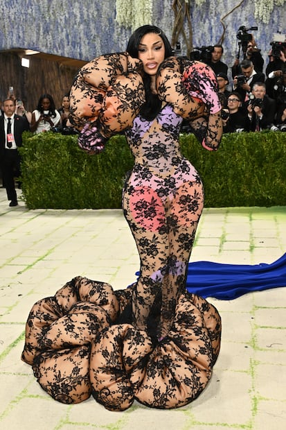 Cardi B fue catalogada como una de las peores vestidas durante la Met Gala. Foto: AP