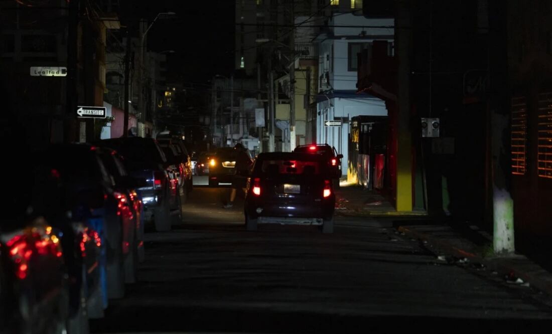 La red eléctrica de Puerto Rico es muy frágil desde que quedó destrozada durante el huracán María de 2017. Foto: AP/Archivo