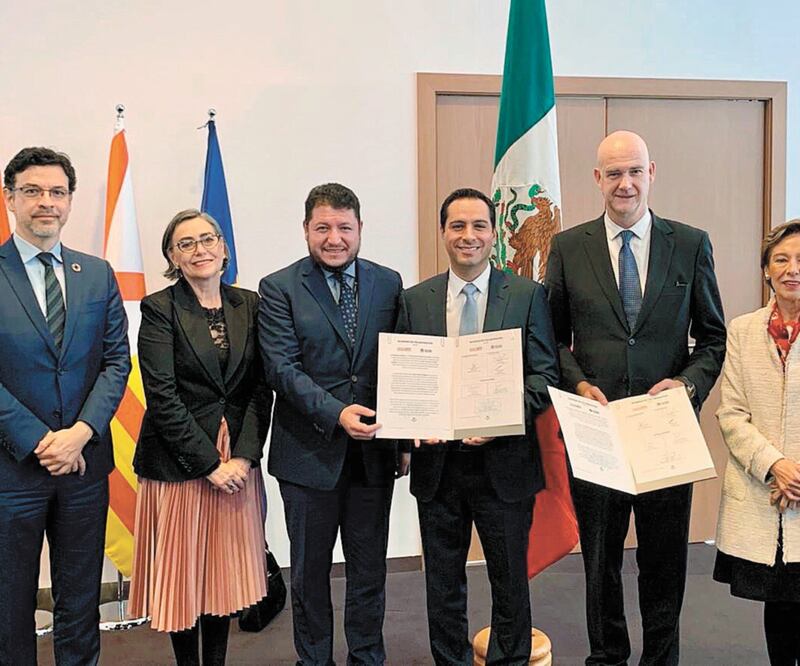 El gobernador de Yucatán, Mauricio Vila Dosal, participa en el congreso mundial de Smart Cities.