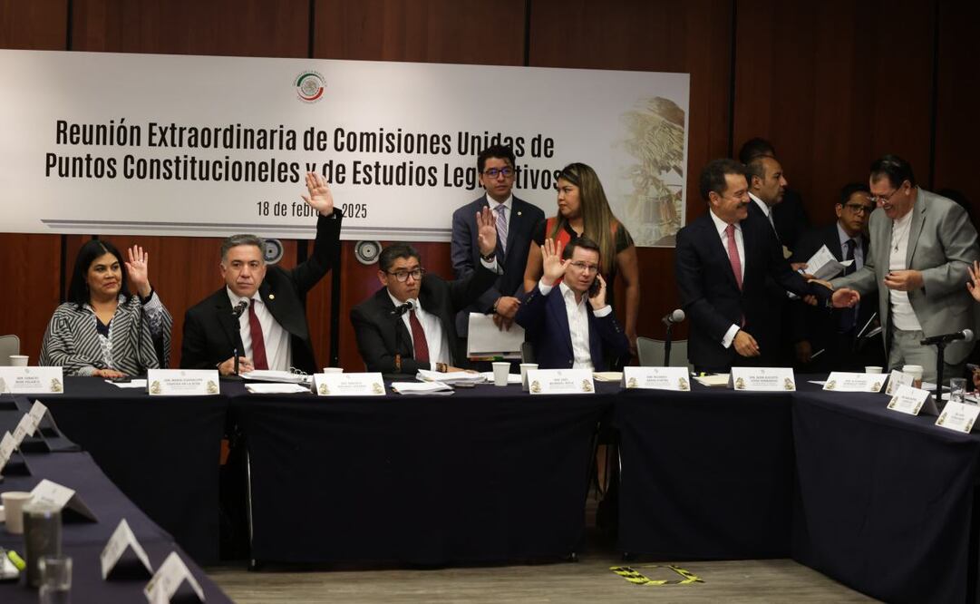 Senadores discuten iniciativa contra la reelección consecutiva y el nepotismo electoral. Foto: Carlos Mejía/EL UNIVERSAL
