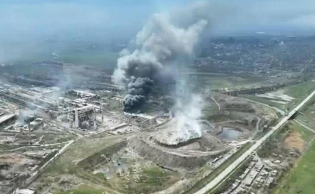 Foto: EFE/ Ataques aéreos contra la planta acerera de Azovstal en Mariupol