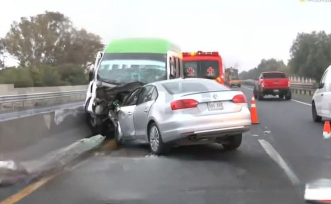Mujer muere tras choque contra combi que circulaba en sentido contrario en Jaltenco; Semov inicia proceso para retirar concesión a empresa.
Foto: Especial.