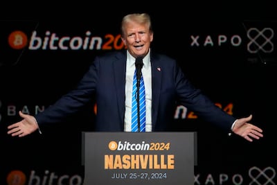 Trump inicia con el pie izquierdo su incursión en las criptomonedas; plataforma registra bajas ventas y fallos