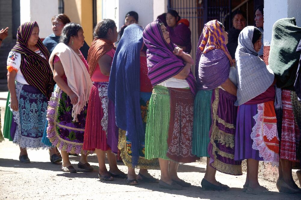 Las habitantes de esta comunidad suelen casarse a temprana edad, lo que les asegura continuar con una vida de pobreza (ARMANDO SOLÍS)