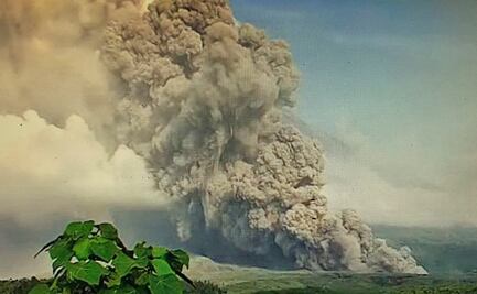 Desalojan a unas 2 mil personas por erupción de volcán Semeru en Indonesia