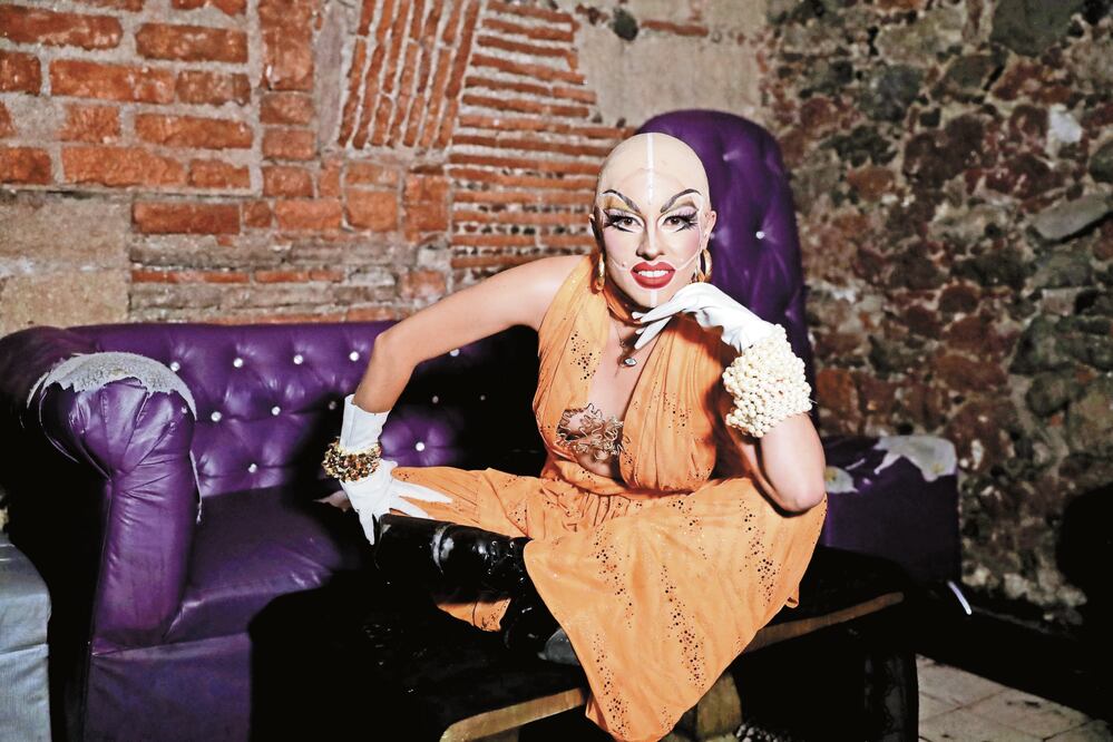 Denisse Ruiz, Kobra , asegura que gracias al drag descubrió una nueva forma de ver la vida, de romper barreras y de expresarse. VALENTE ROSAS. EL UNIVERSAL