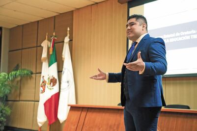 Doctorante en Filosofía gana concurso de oratoria