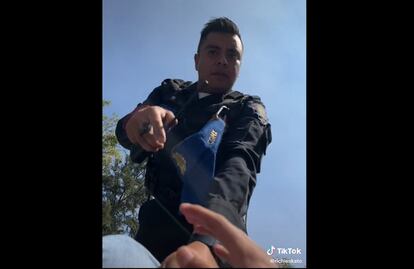 “Pa que se te quite, flaco", el video GoPro que exhibe a policía agrediendo a joven que patinaba en Chapultepec 