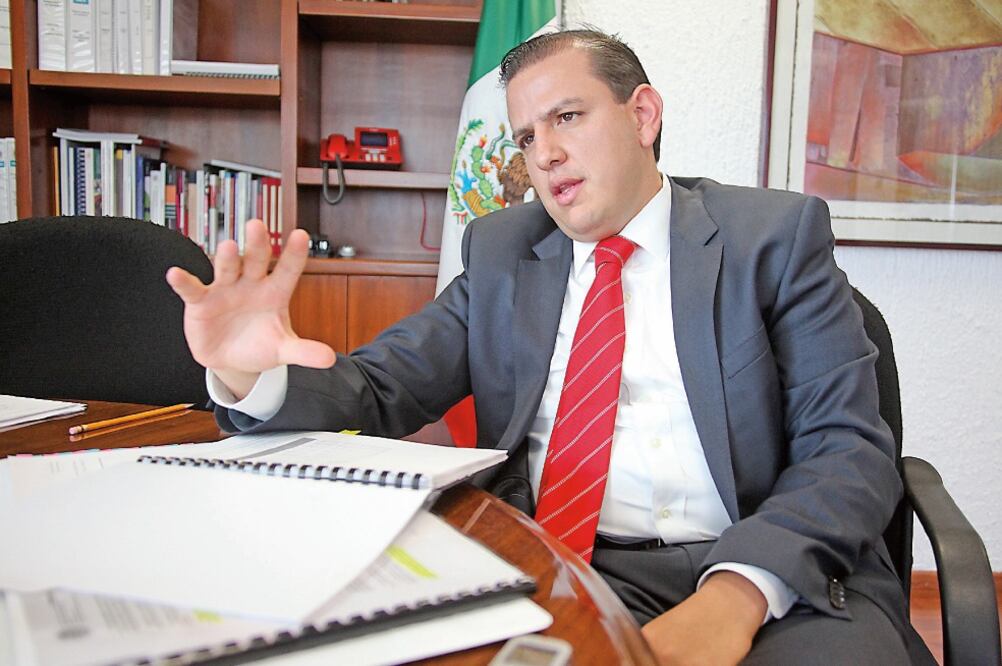 Fernando Galindo, subsecretario de Egresos de Hacienda, recibió la propuesta de parte de las organizaciones de la sociedad civil (ARCHIVO EL UNIVERSAL)