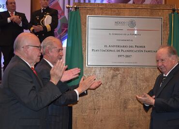 Programa de prevención redujo tazas de embarazo adolescente: Narro