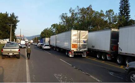 Continúan manifestaciones de aguacateros en Michoacán