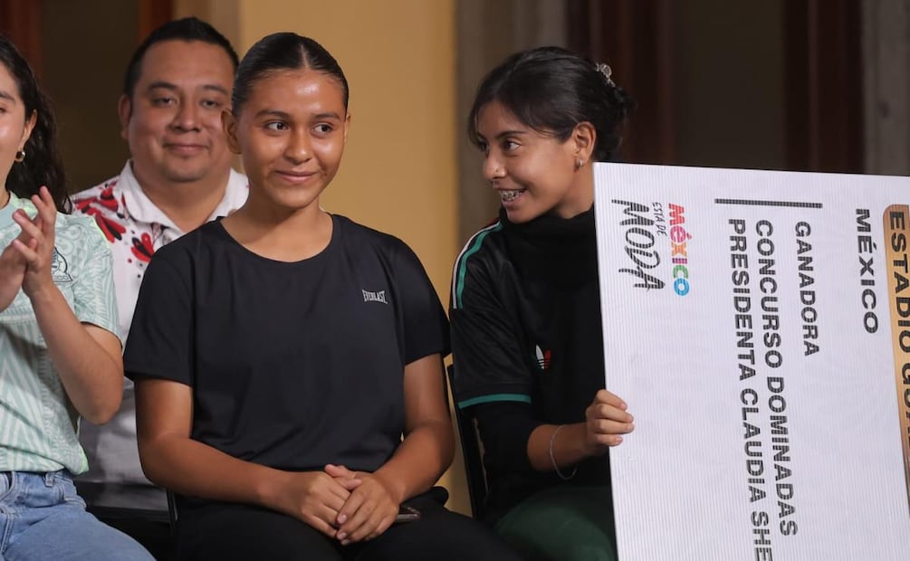 En Palacio Nacional presentan a las jóvenes ganadoras de los boletos del Mundial 2026 (29/05/2026). Foto: Gabriel Pano / EL UNIVERSAL