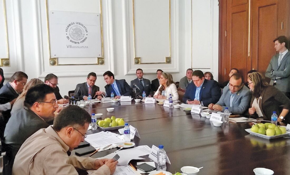 Leonel Luna, presidente de la Comisión de Gobierno, anunció que el PRD presentará una iniciativa para que las reuniones sean abiertas (ESPECIAL)