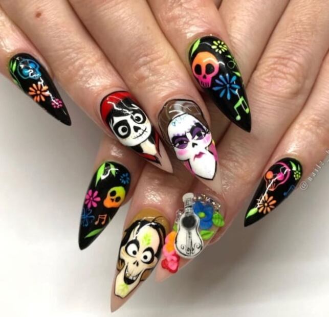 Diseños de uñas ideales para Día de Muertos