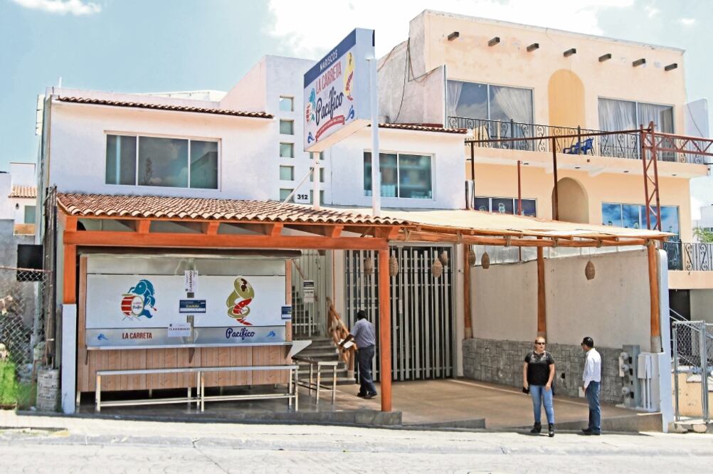 Los establecimientos tampoco contaban con detectores de metal, puertas de emergencia ni extintores, lo que ponía en riesgo la seguridad de los consumidores, revelaron las autoridades queretanas. (FOTOS: CÉSAR GÓMEZ. EL UNIVERSAL)
