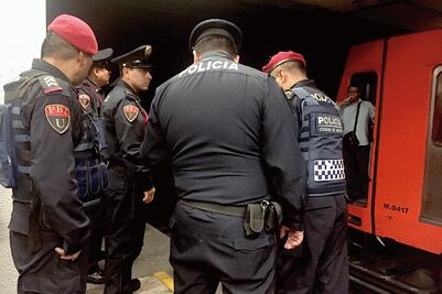 Corretiza sobre vías del Metro frena el servicio
