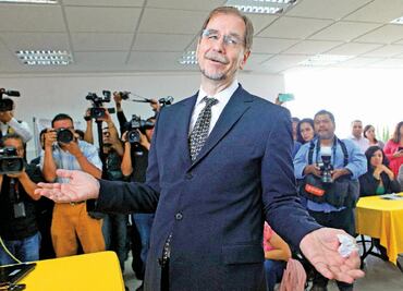 PRD quita candados y allana vía a externos