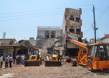 Indignación en India tras explosiones con 90 muertos