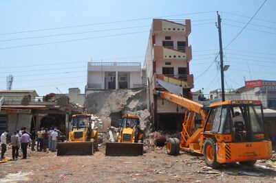 Indignación en India tras explosiones con 90 muertos