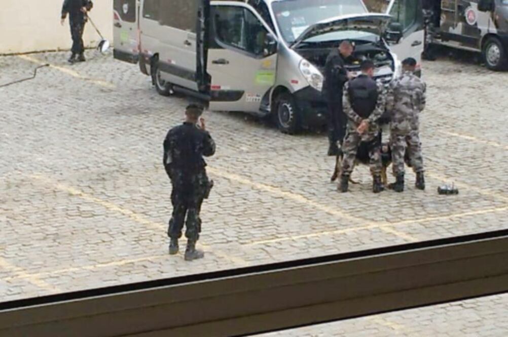 El vehículo que utiliza la Sub-23 fue inspeccionado a detalle para evitar actos terroristas (HÉCTOR ALFONSO MORALES)