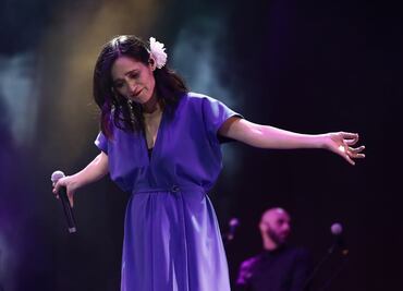 Venegas invita a la reflexión en el Vive Latino