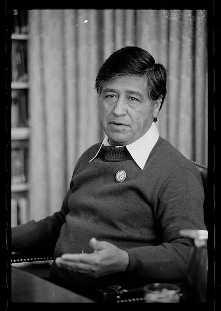 ¿Quién era César Chávez, el trabajador agrícola a quien le rindió homenaje Joe Biden?