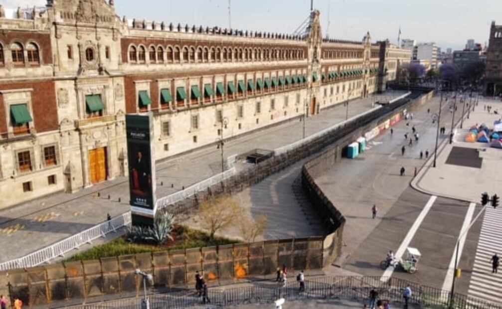 Así se ve desde dron la "muralla" que protege Palacio Nacional