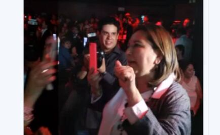 Xóchitl y Fernanda Tapia periscopean gala