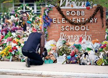 Padres de víctimas del tiroteo en Uvalde demandan a armera, a Meta y al fabricante de "Call of Duty"