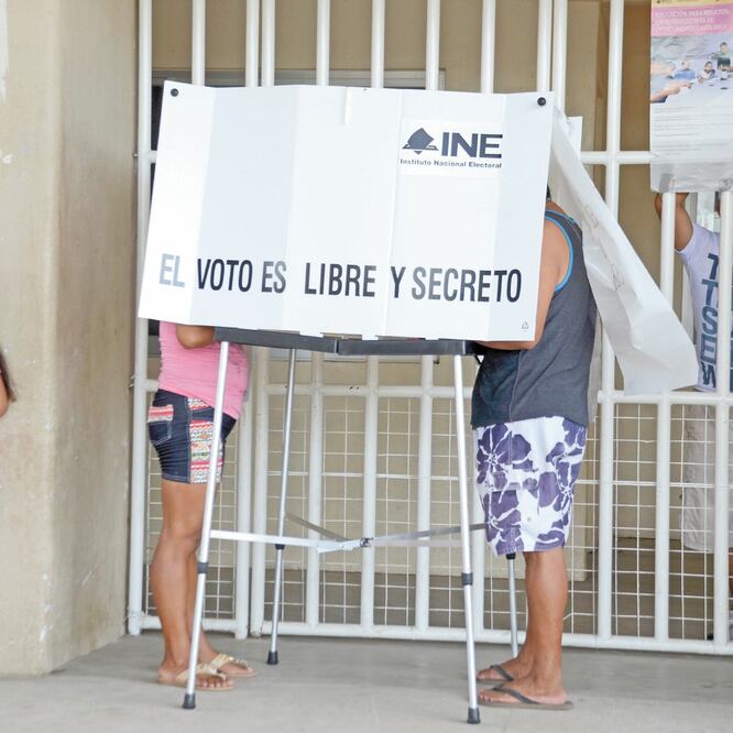 De acuerdo con especialistas, en la próxima jornada comicial habrá “efecto López Obrador”, aunque al tratarse de elecciones locales el voto podría dispersarse y eso daría oportunidad a la oposición de lograr algunas plazas. ARCHIVO EL UNIVERSAL