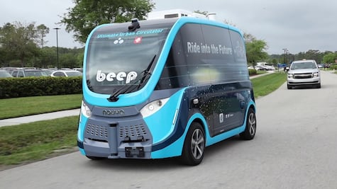 Transportan pruebas de Covid-19 en vehículos autónomos