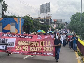 Sección 22 del SNTE anuncia toma de dependencias, casetas de peaje y bloqueos carreteros en Oaxaca